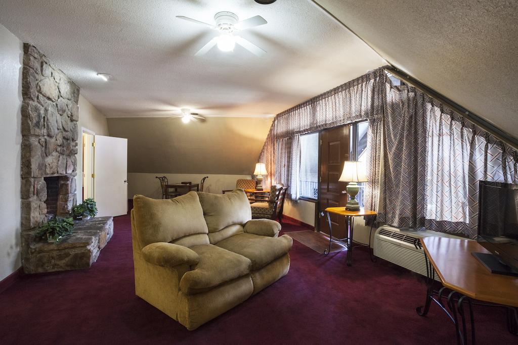 Four Seasons Motor Lodge Gatlinburg Habitación foto